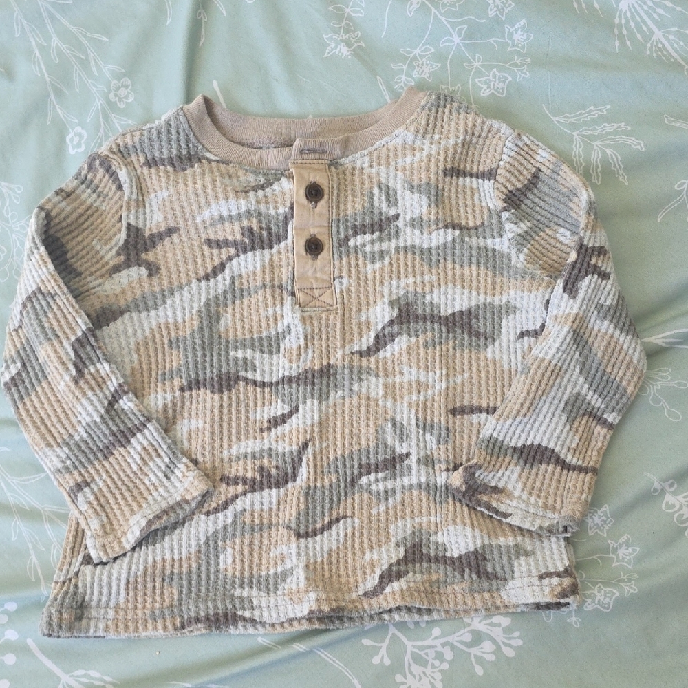 Old Navy Tan and Brown Camo Long Sleeve Tee